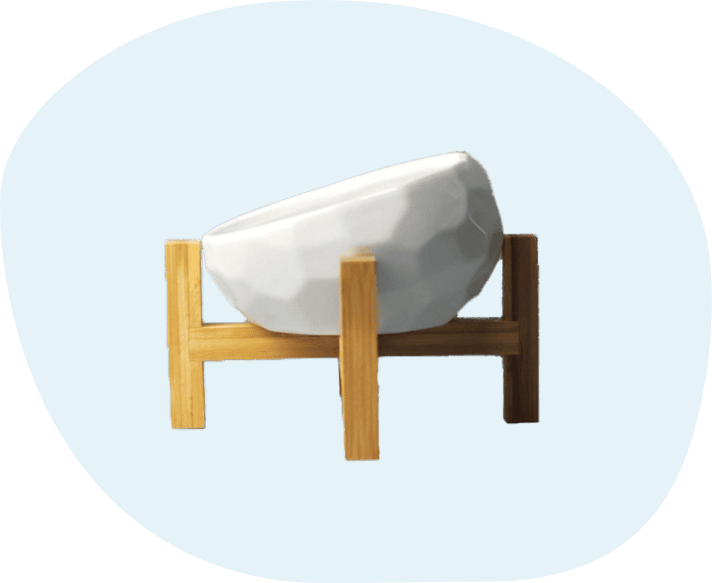 Keramieken ergonomische design voerbak op bamboehouder van Tommie the Cat in witte kleur